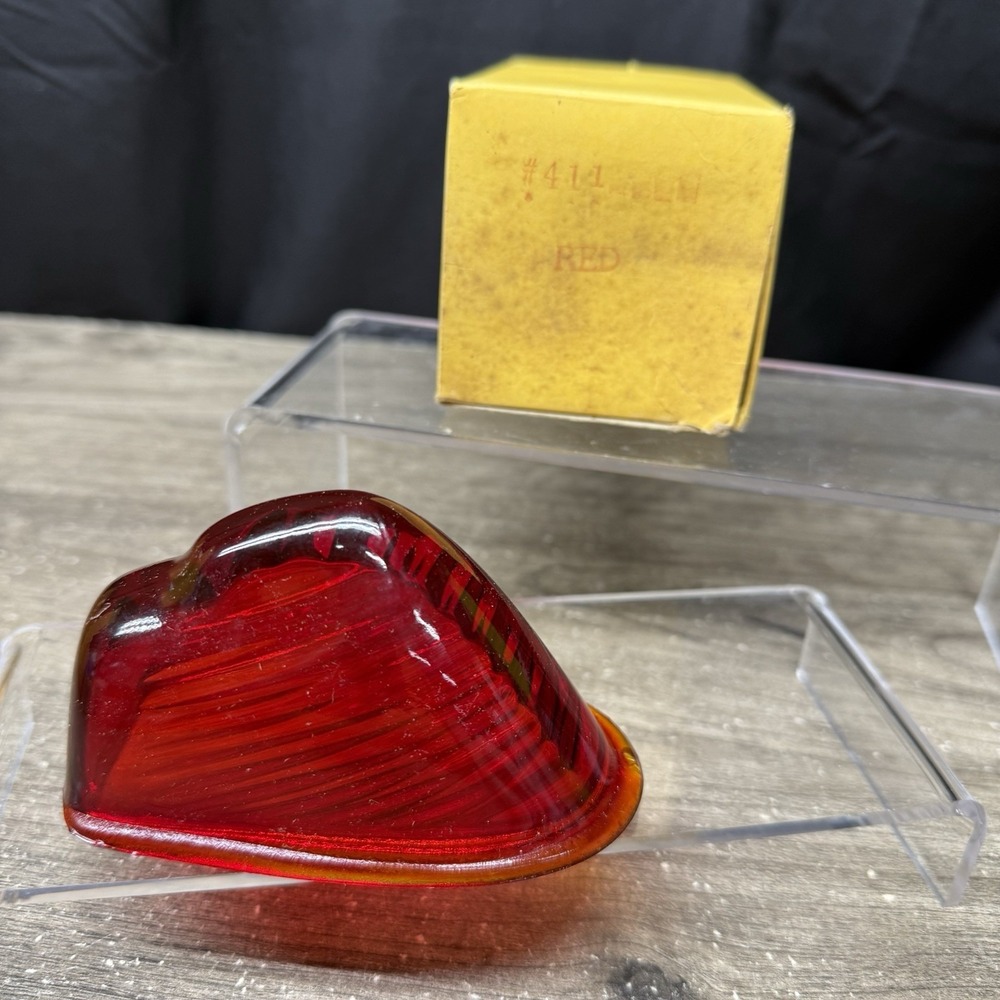 NOS Vintage Do Ray No. 411 Red Glass Marker Light Truck Cab Marker Lens